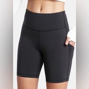Athleta Ultimate Stash 9” Short